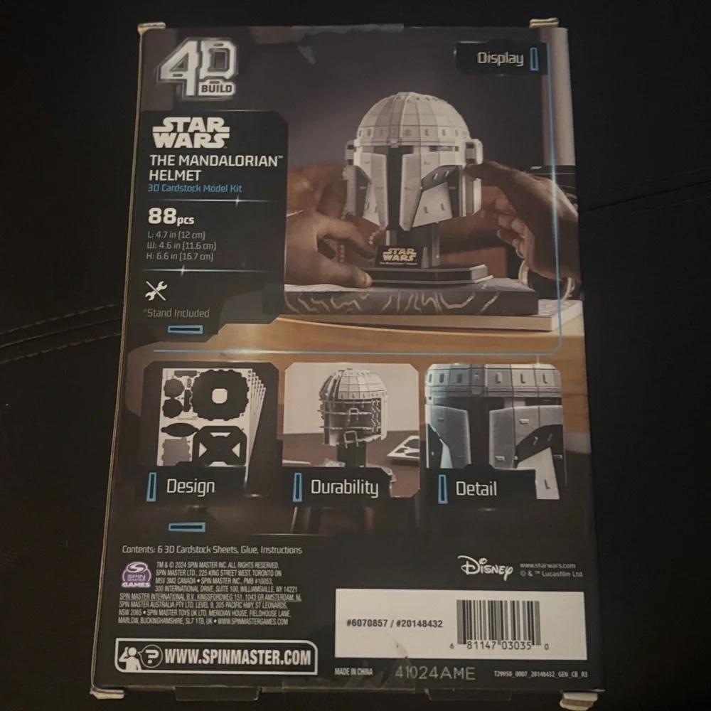 Star Wars Mandalorian Helmet Model Kit - Black and Gray